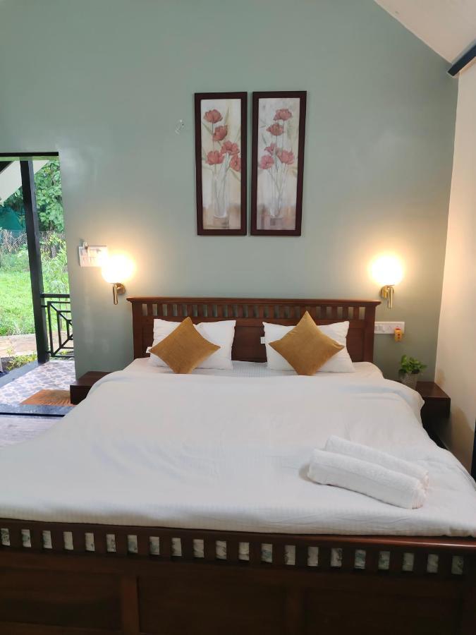 Ninad Homestays คาร์จัต ภายนอก รูปภาพ