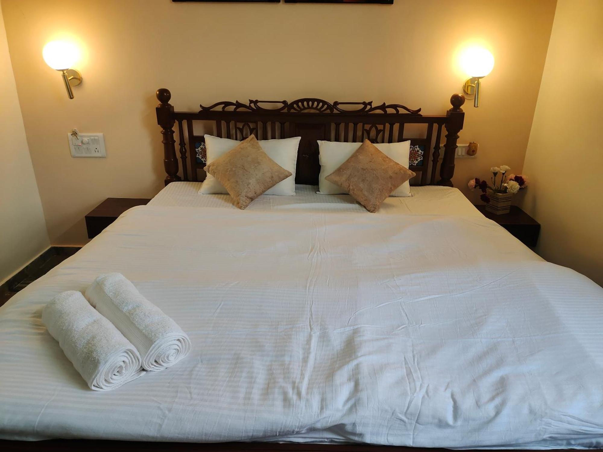 Ninad Homestays คาร์จัต ภายนอก รูปภาพ
